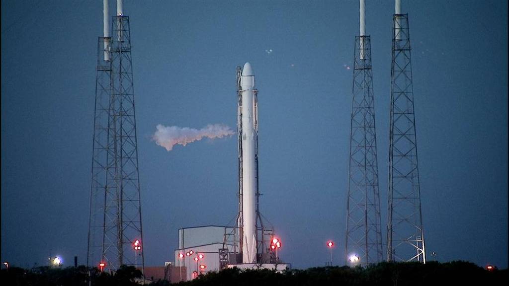 Falcon Rocket Prepared for SpaceX CRS-7