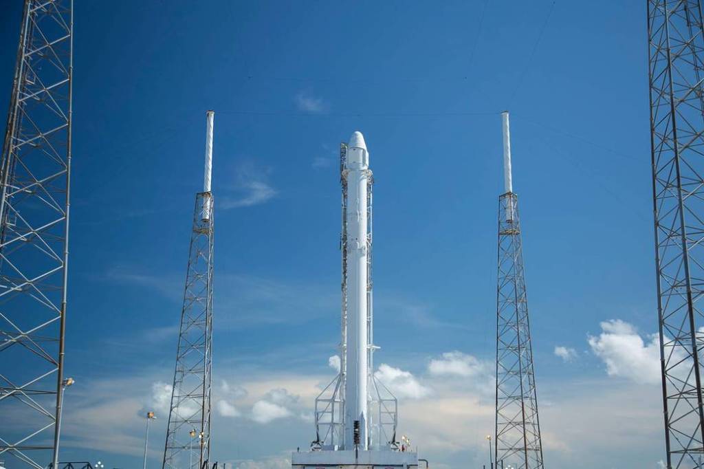 Falcon 9 Rocket Ready for SpaceX CRS-9