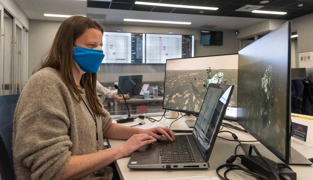 Andrea Connell, software engineer at NASA’s Jet Propulsion Laboratory in Southern California, works with the Component-based Campaign Planning, Implementation, and Tactical software tool, or COCPIT, in the Mars 2020 Perseverance Tactical Planning Room.