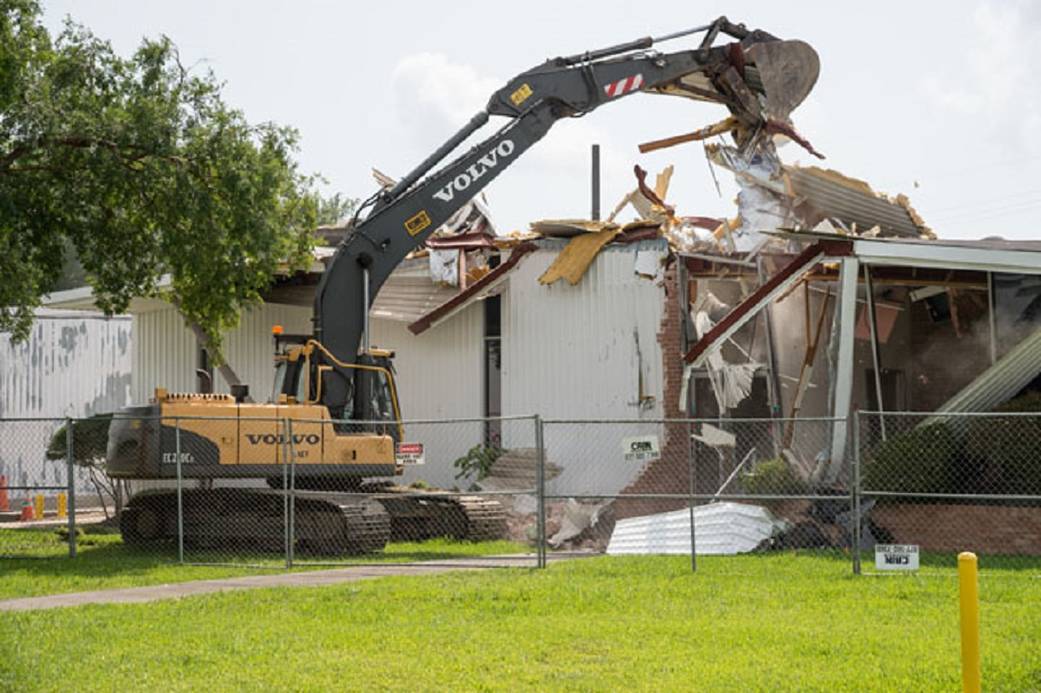 Demolition of Building 226 at NASA JSC