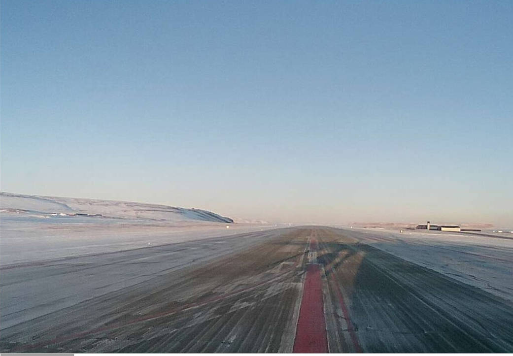 The taxi to the end of the runway gets us there at about 8 am. 