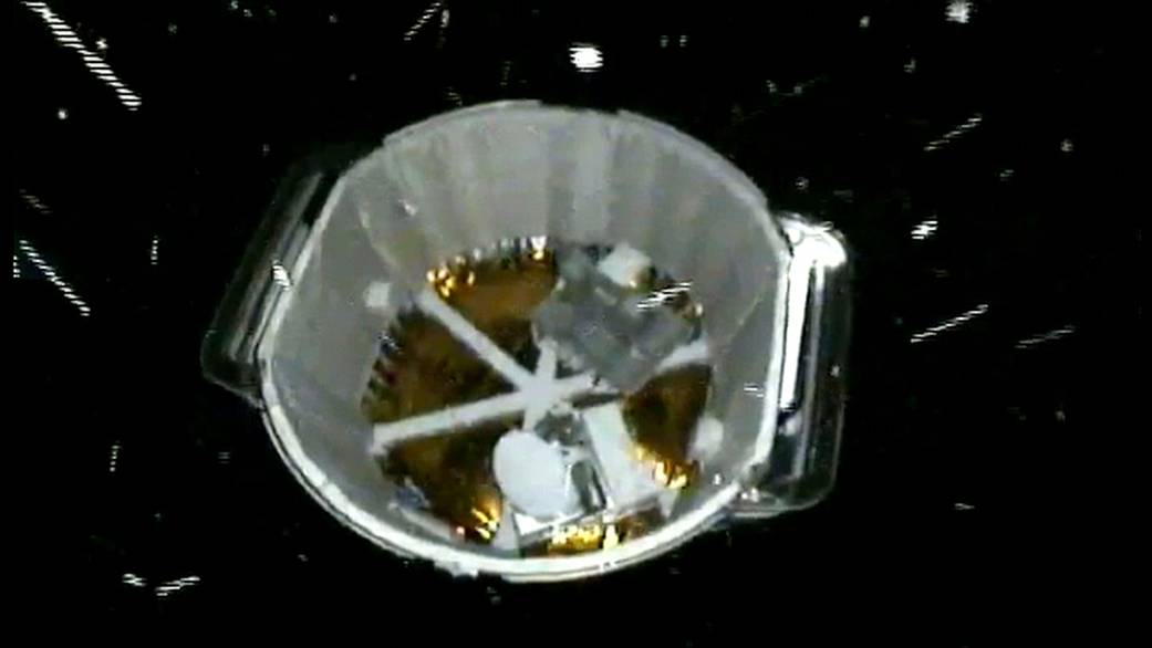 Dragon Separates from Falcon