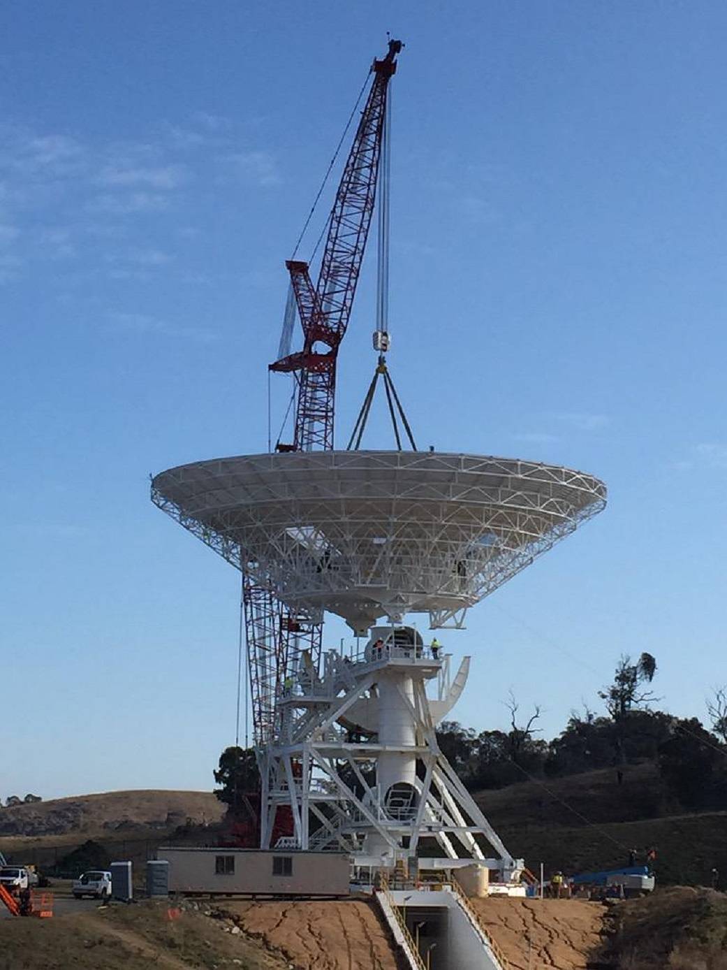 The Reflector is Lowered onto the Alidade