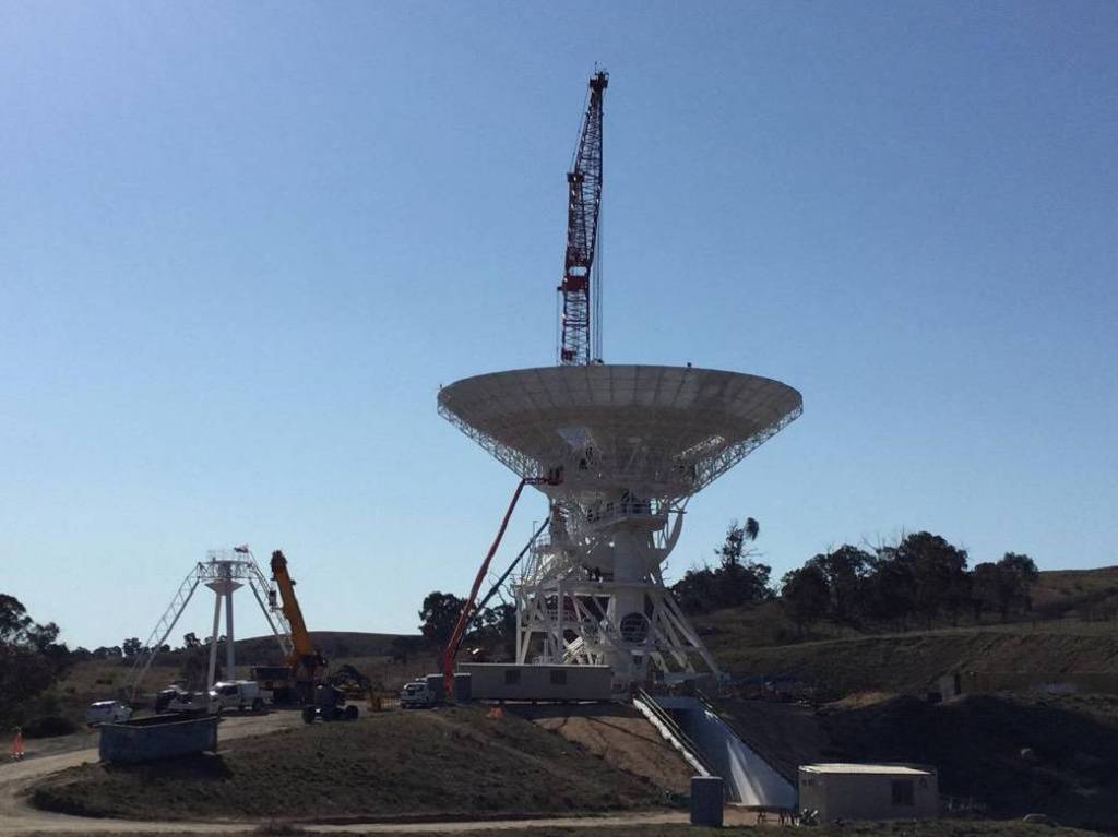 The Reflector is Secured to the Elevation Wheel