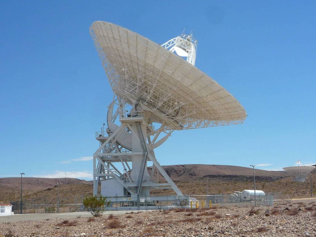 Beam Waveguide Cluster in Goldstone, CA