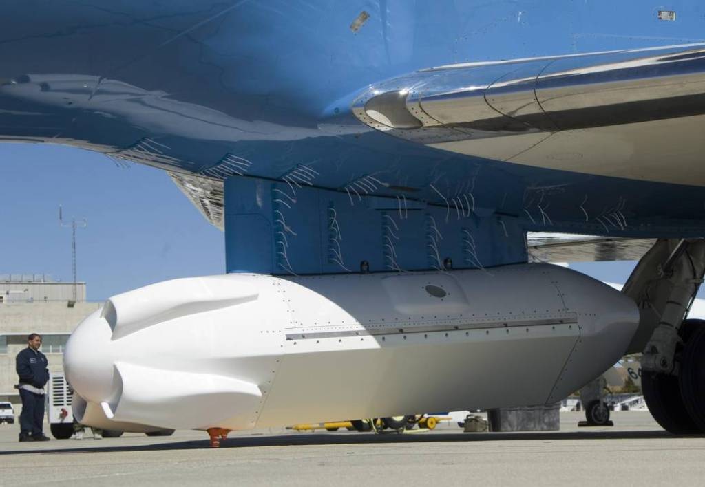 Tuft Test of UAVSAR on Gulfstream C-20A
