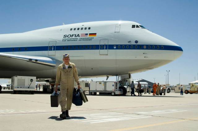NASA research pilot Gordon Fullerton flew the Stratospheric Observatory for Infrared Astronomy 747SP to NASA's Dryden Flight Res