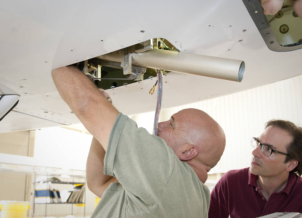Mechanics Prep Global Hawk for HS3 Mission