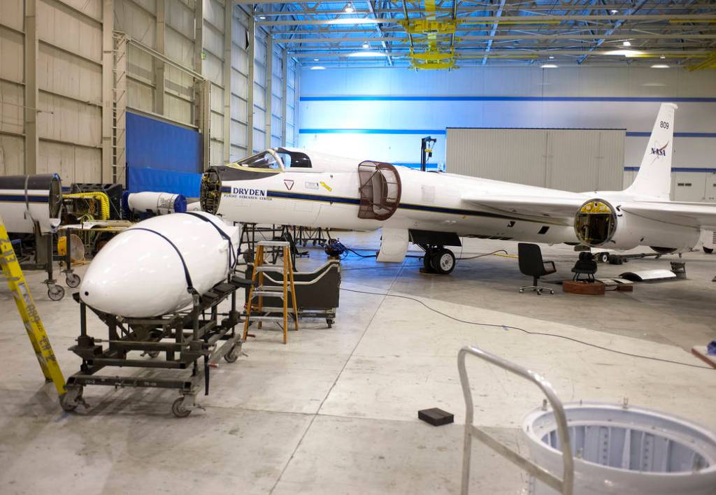 ER-2 Equipment Bays and Wing Pods