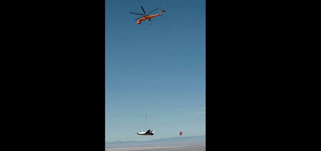 Sikorsky S-64 Sky Crane Helicopter used for Captive Carry Flight