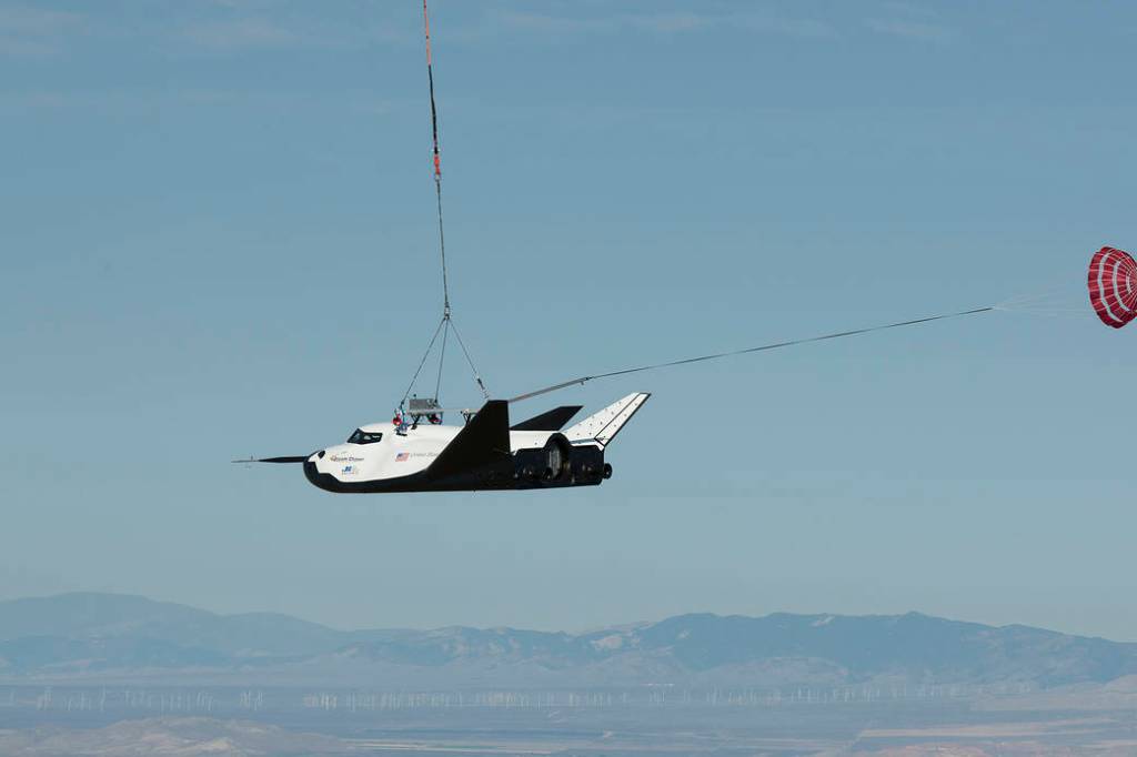 SNC Dream Chaser Captive Carry Flight