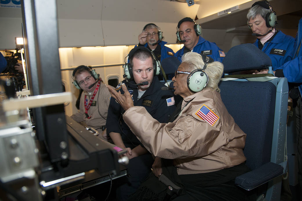 Nichelle Nichols and SOFIA scientist Andrew Helton discuss how SOFIA’s instruments capture infrared energy.