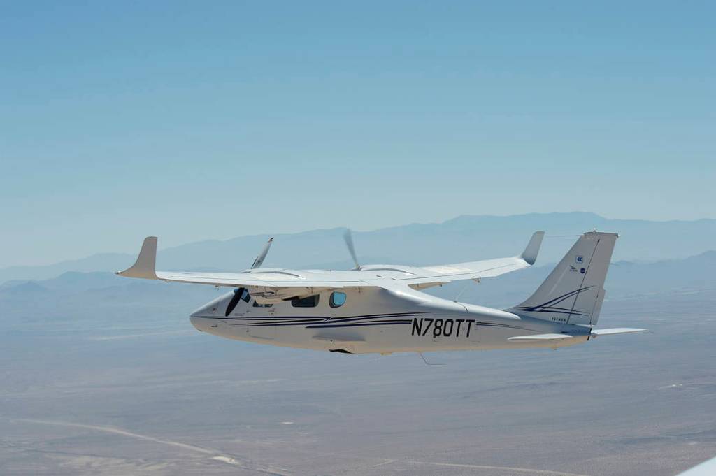 Electric Propulsion-Powered Experimental Aircraft