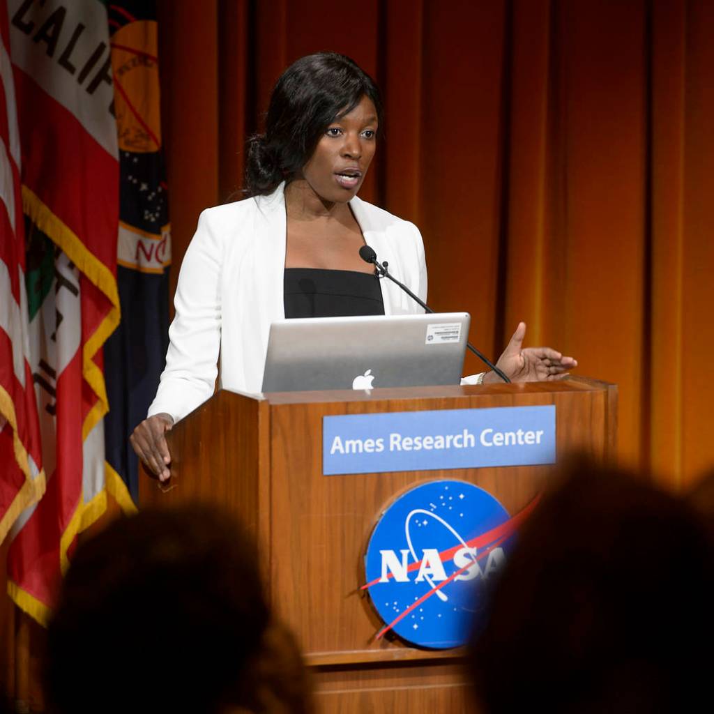 Elizabeth Nyamayaro – How to Create a Social Movement