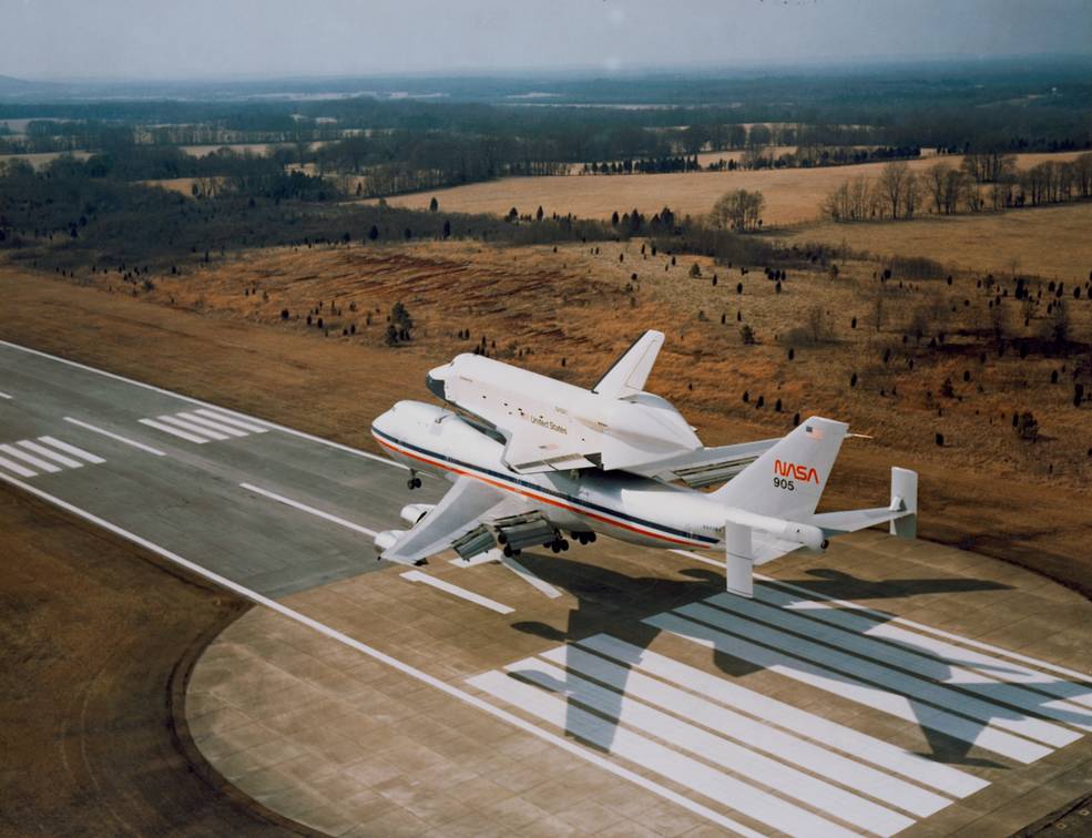 enterprise_landing_at_redstone_mar_13_1978