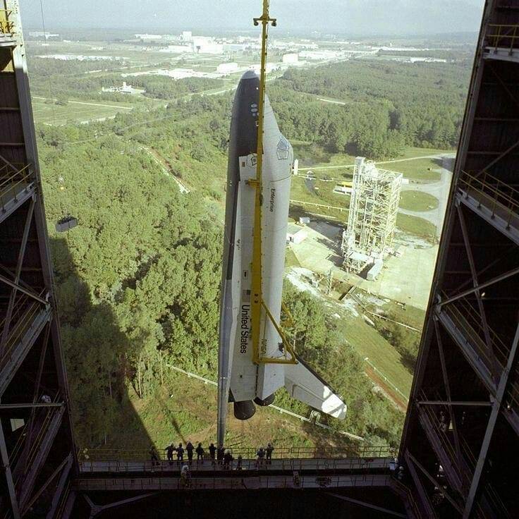 enterprise_being_lifted_at_msfc_1978