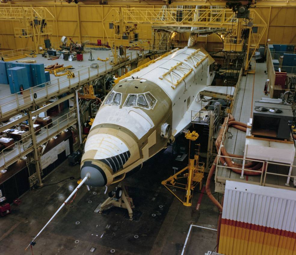 enterprise_under_construction_palmdale_jul_16_1976