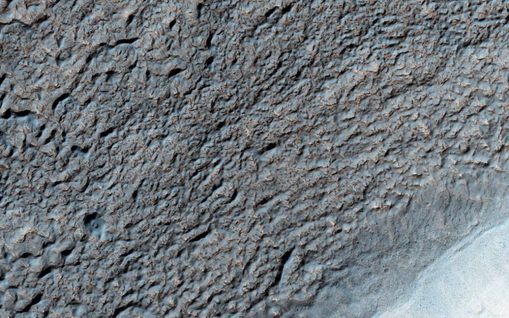 The Coming and Going of Ice on Mars