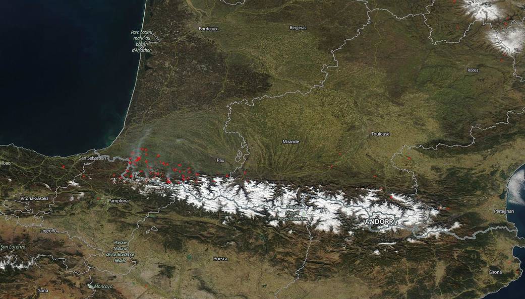 Fires on the border of Spain and France