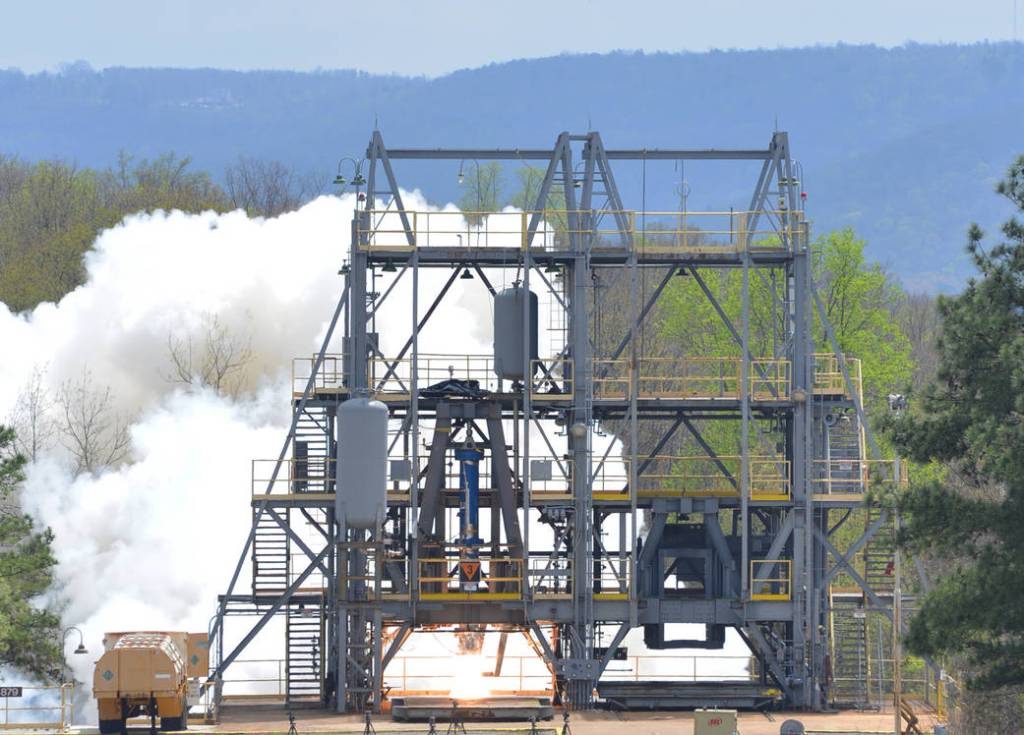 NASA and Redstone Test Center Collaborate on Solid Rocket Motor Firing