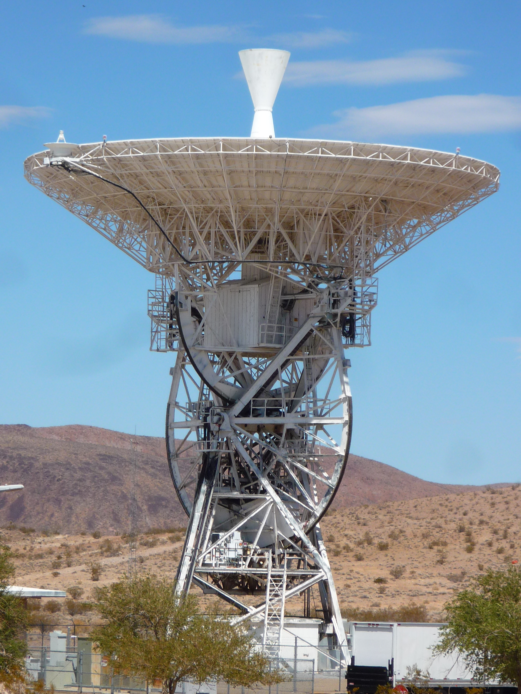 NASA officials repair giant antenna at Goldstone
