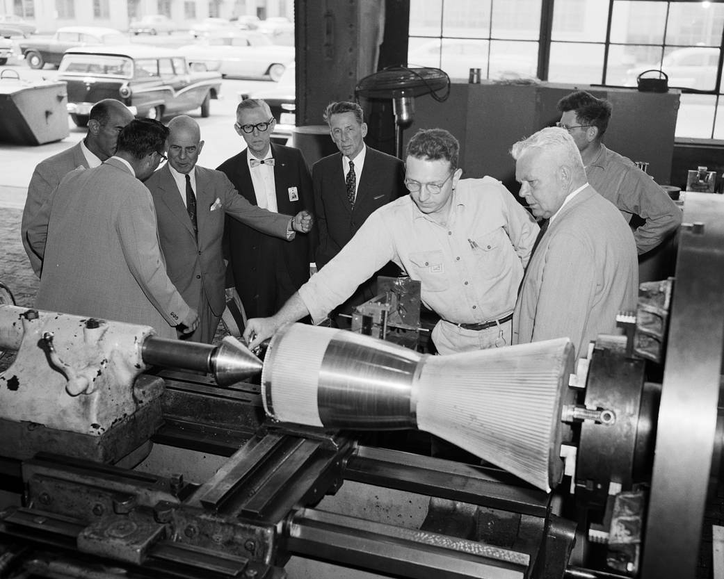 Thrust rocket engine