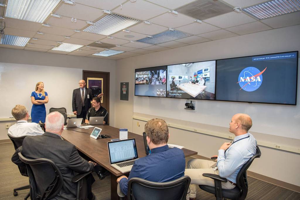 2016 Convergent Aeronautics Solutions SHOWCASE