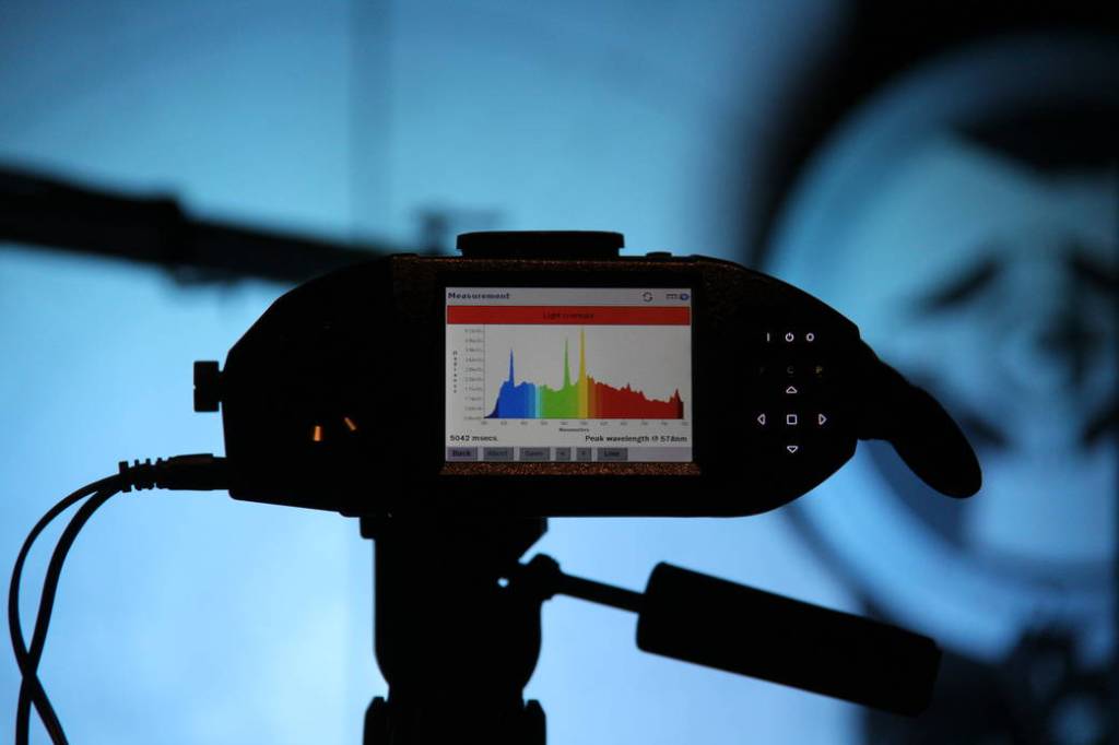 Controlled lighting test at the LETF