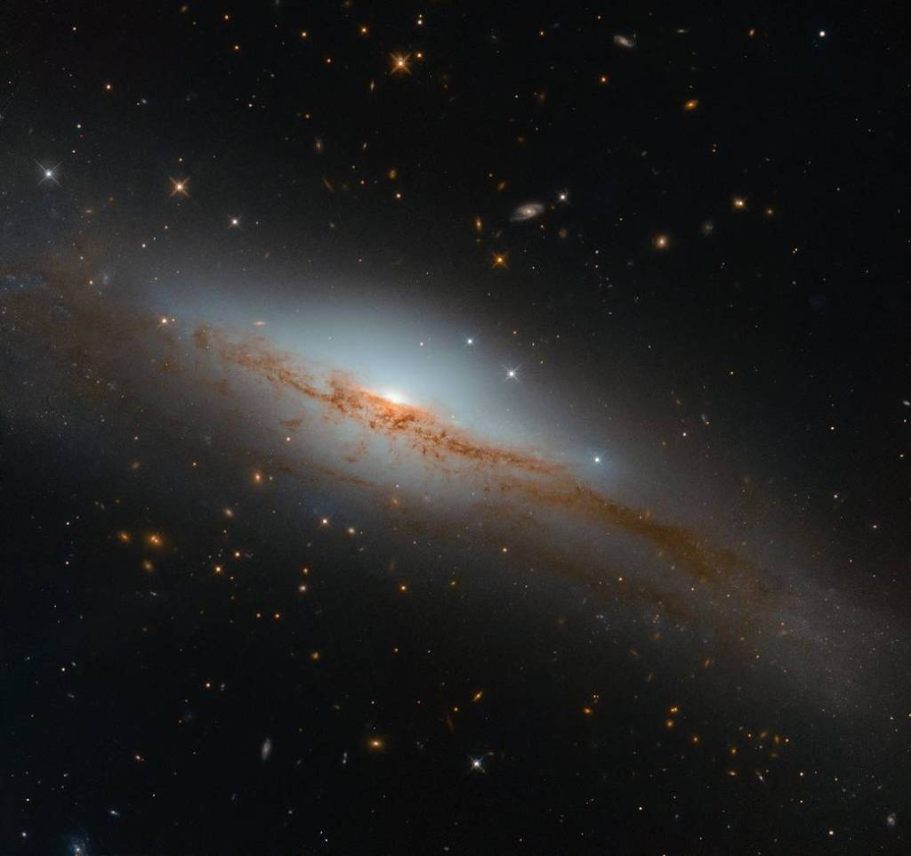 Hubble image of NGC 3749 galaxy