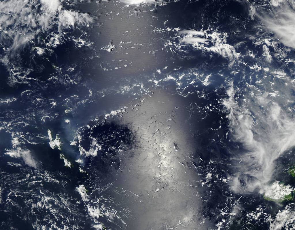 Volcanic Smog and Sunglint in the Vanuatu Archipelago