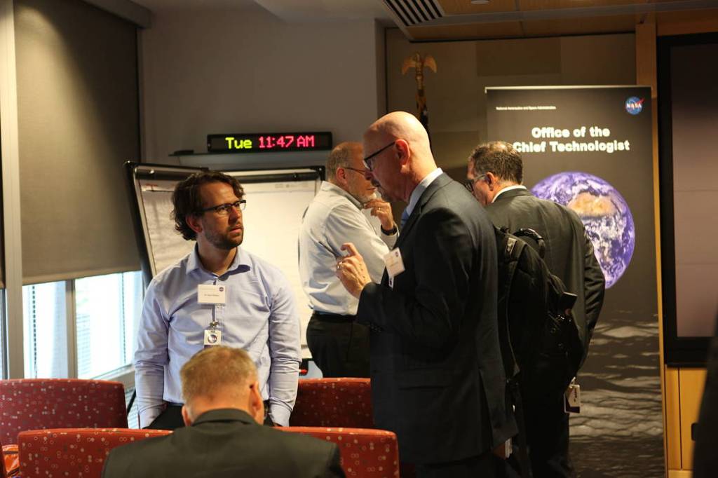 Government, Industry and Academia Meet and Discuss Trusted Autonomy