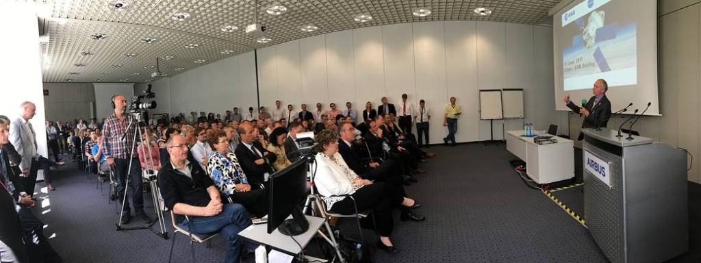 HEO Directorate Associate Administrator Speaks With Airbus Employees