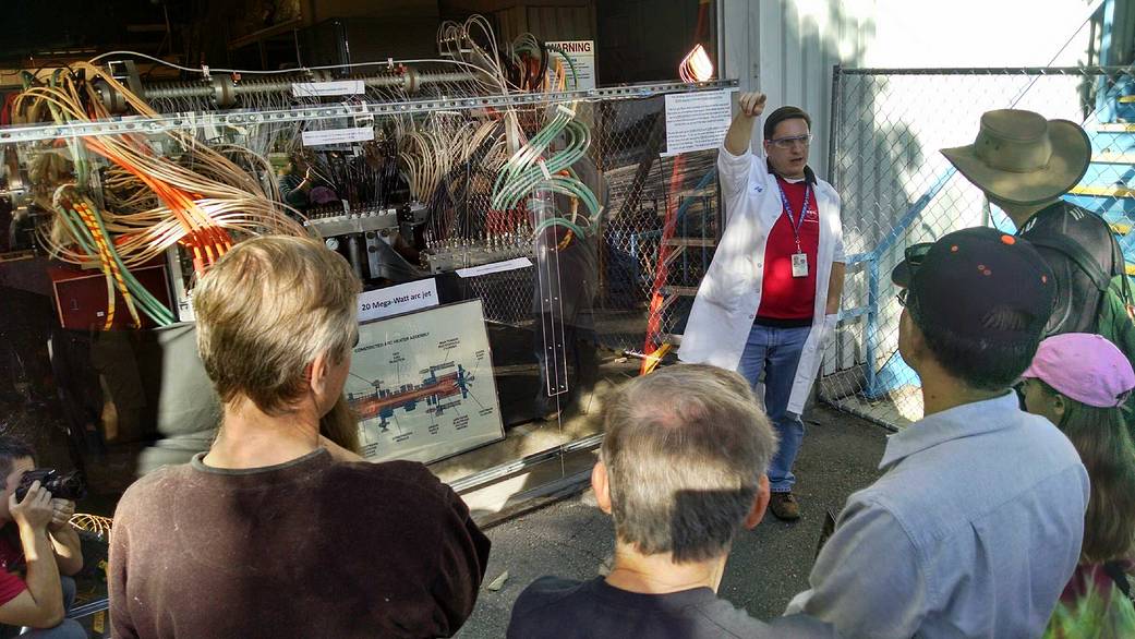 Staff demonstrate 20-MW arc jet at Ames at our open house