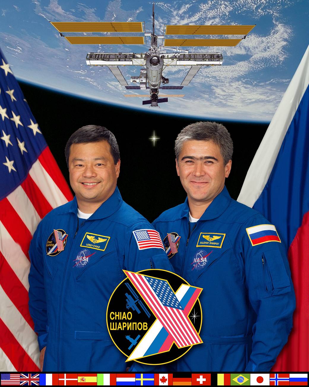 Official crew portrait of NASA astronaut Leroy Chiao and Russian cosmonaut Salizhan Sharipov