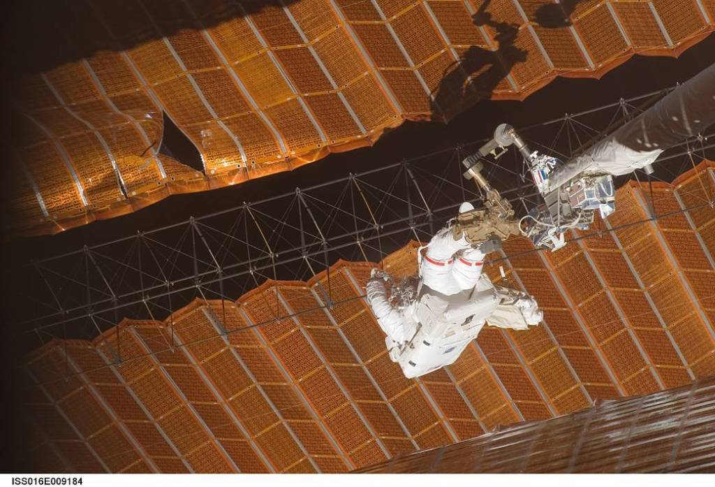 Astronaut Scott Parazynski Works Near Solar Array