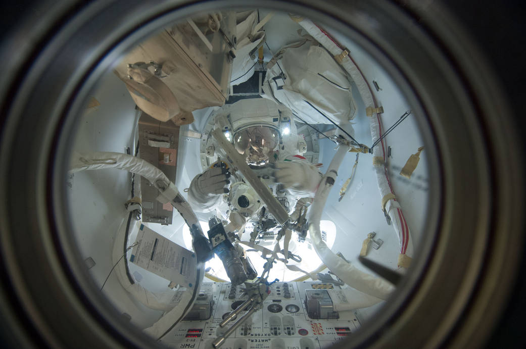 ISS036-E-017572 -- Luca Parmitano