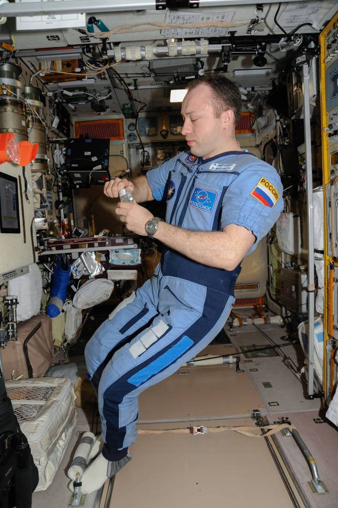 Cosmonaut Alexander Misurkin Works in Zvezda