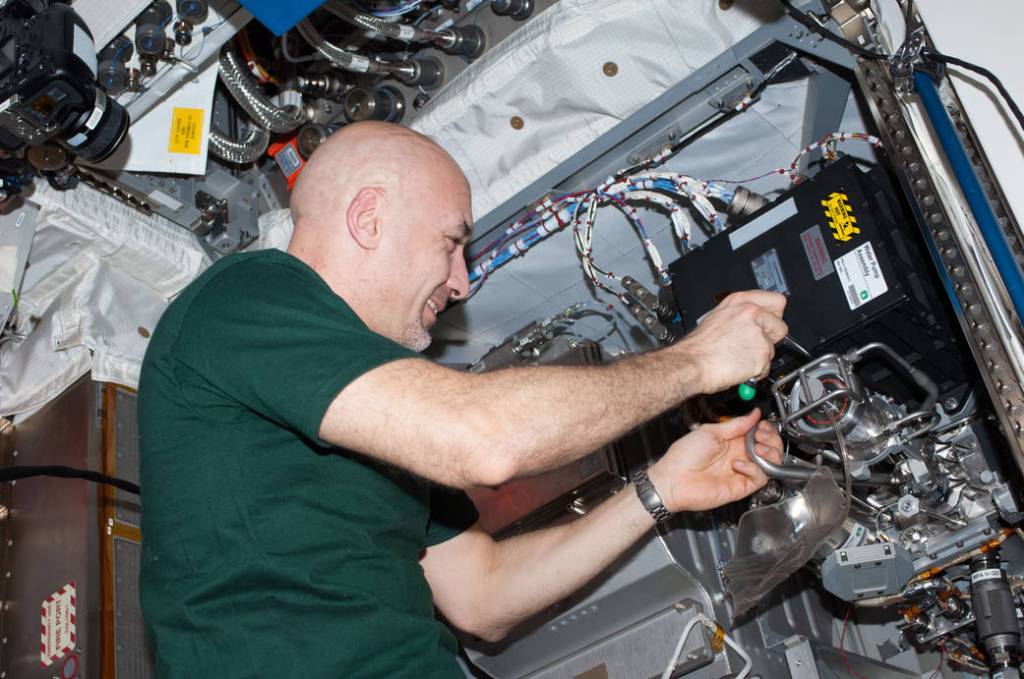 Astronaut Luca Parmitano Performs Station Maintenance