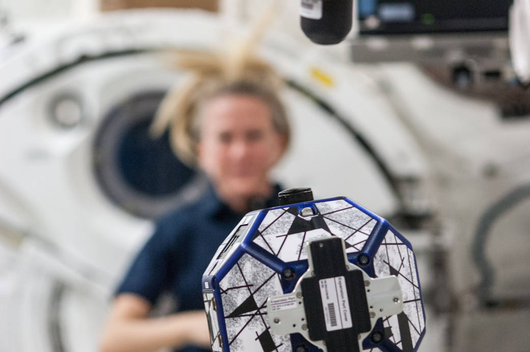 Astronaut Karen Nyberg and SPHERES