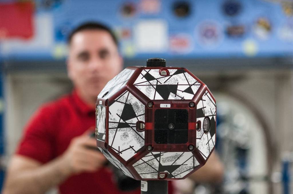 Astronaut Chris Cassidy and SPHERES