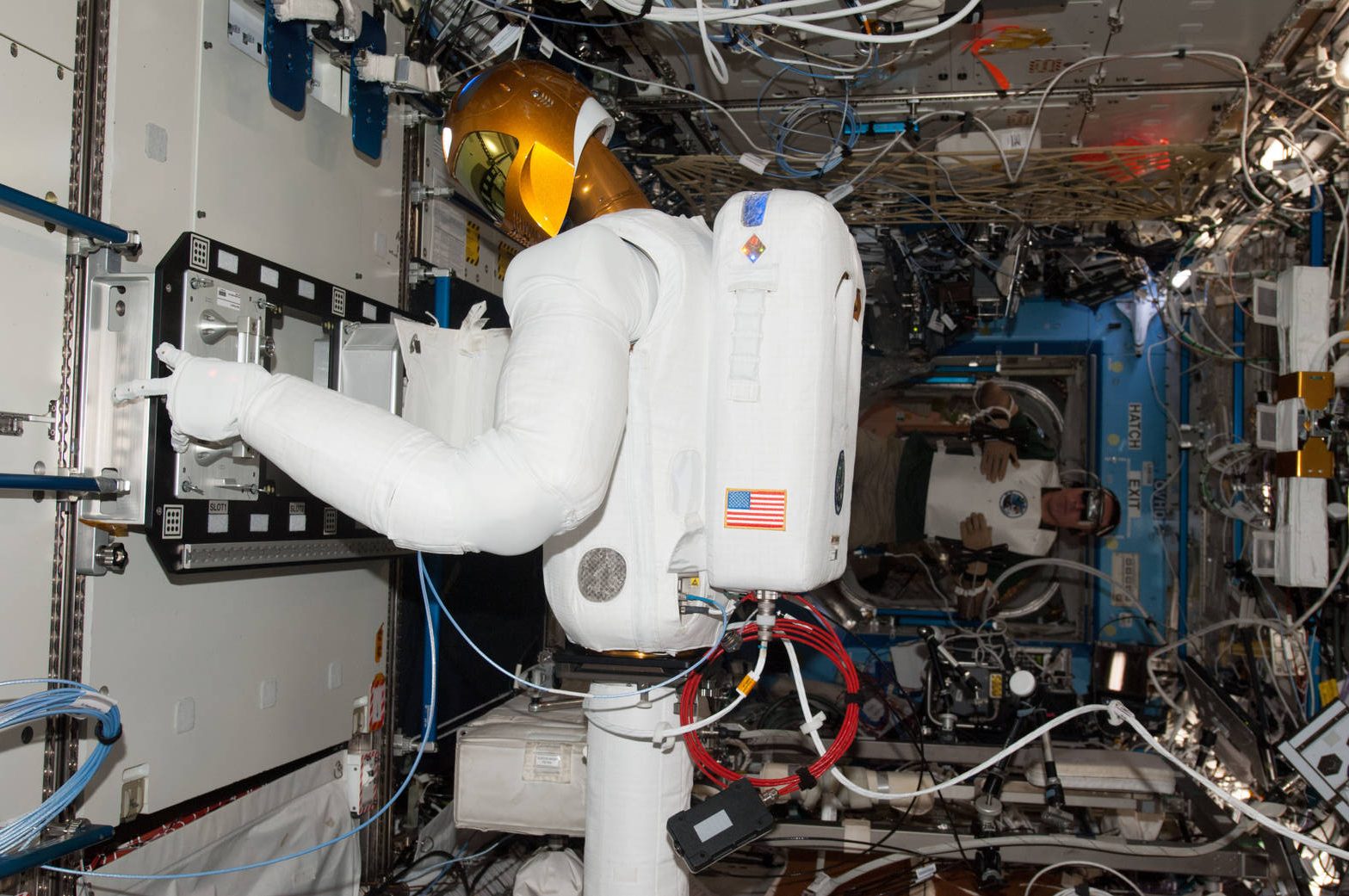 Chris Cassidy Tests Robonaut 2