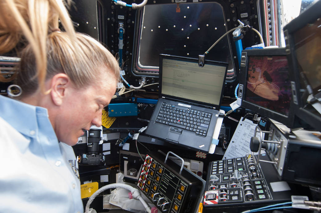 Karen Nyberg prepares to release HTV-4