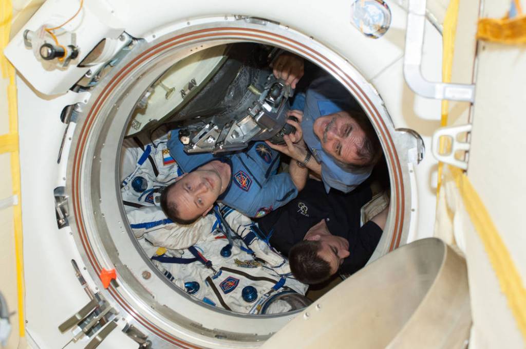 Expedition 36 Crew in the Soyuz TMA-08M Spacecraft