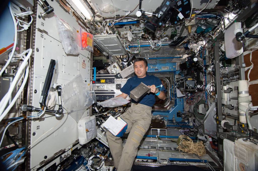 Astronaut Koichi Wakata in Destiny Lab