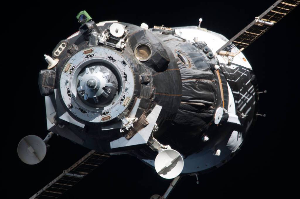 Soyuz TMA-09M Spacecraft Undocks from Station