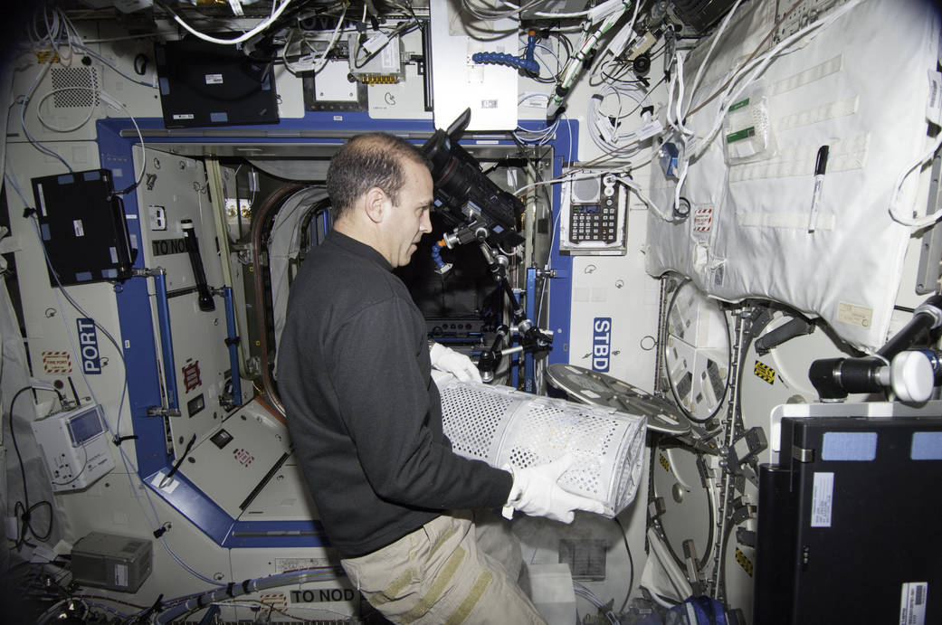 Rick Mastracchio Replaces a Science Freezer Tray