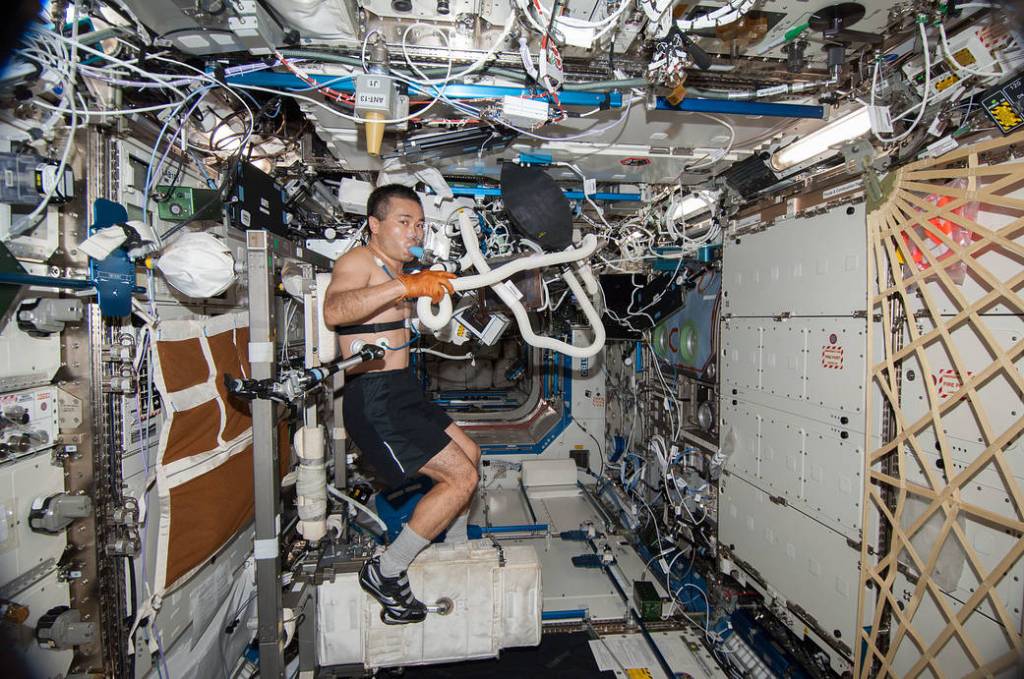 Astronaut Koichi Wakata Performs VO2max Experiment