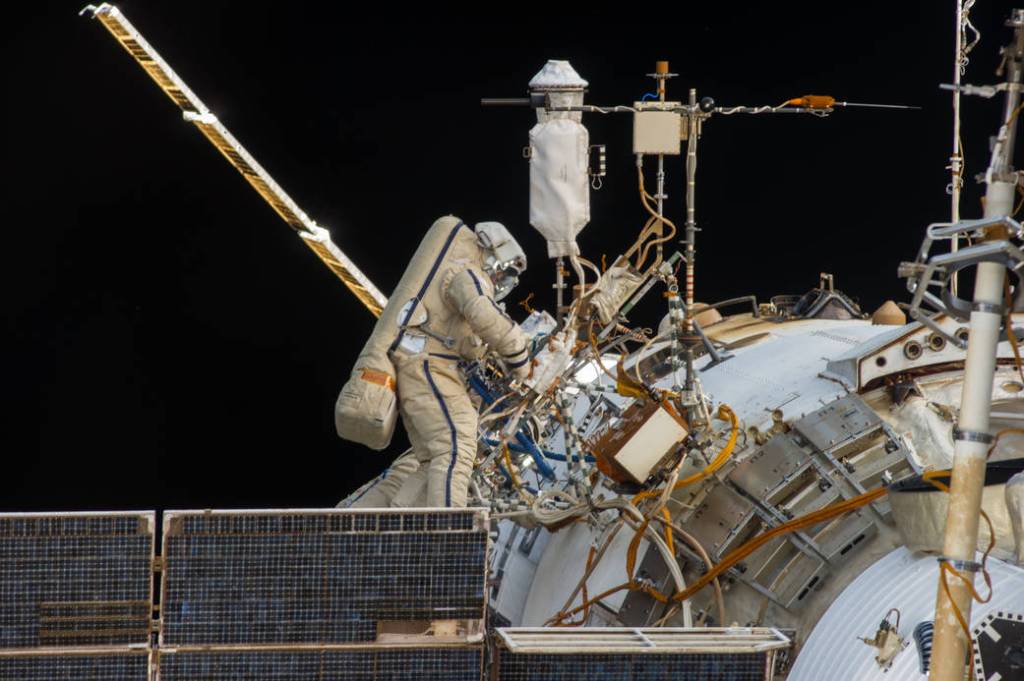 Russian Spacewalkers Oleg Kotov and Sergey Ryazanskiy