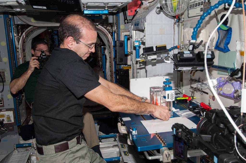 Rick Mastracchio Works a Fluid Physics Experiment