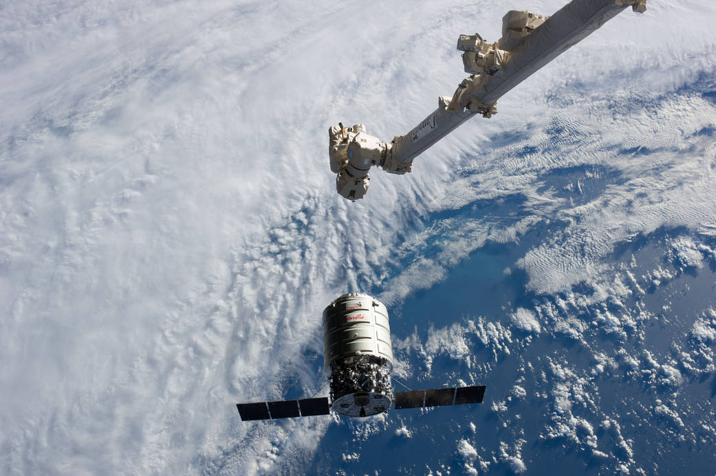 Station Arm Moves Toward Cygnus